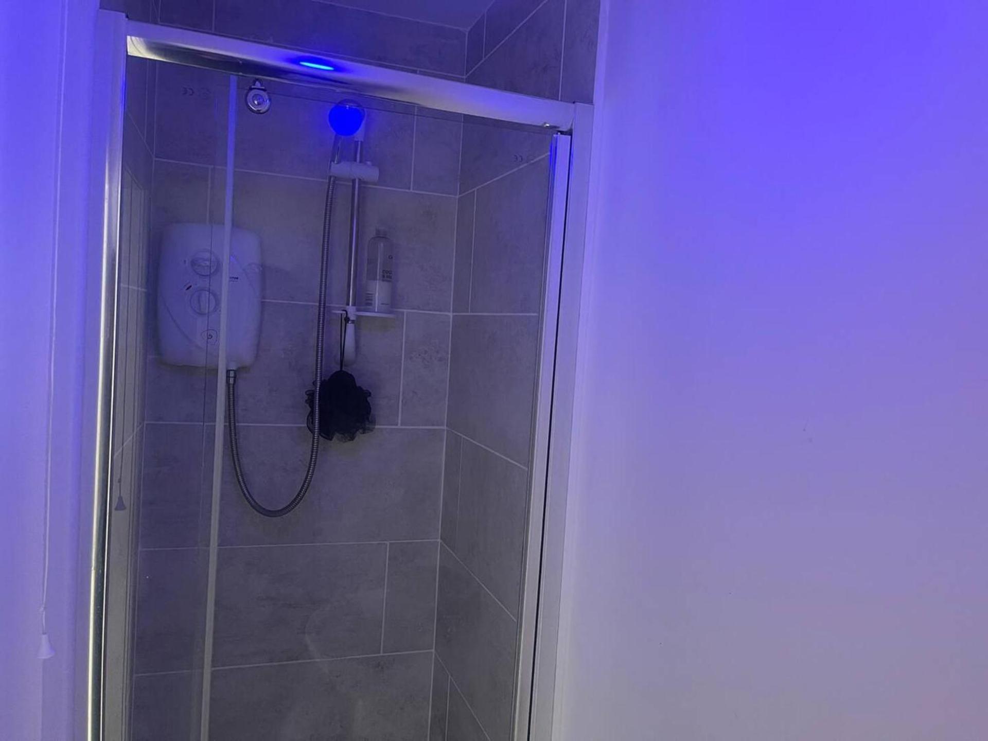 2-Bed Apartment - Sleeps 4 - Street Parking - Wifi Μάντσεστερ Εξωτερικό φωτογραφία